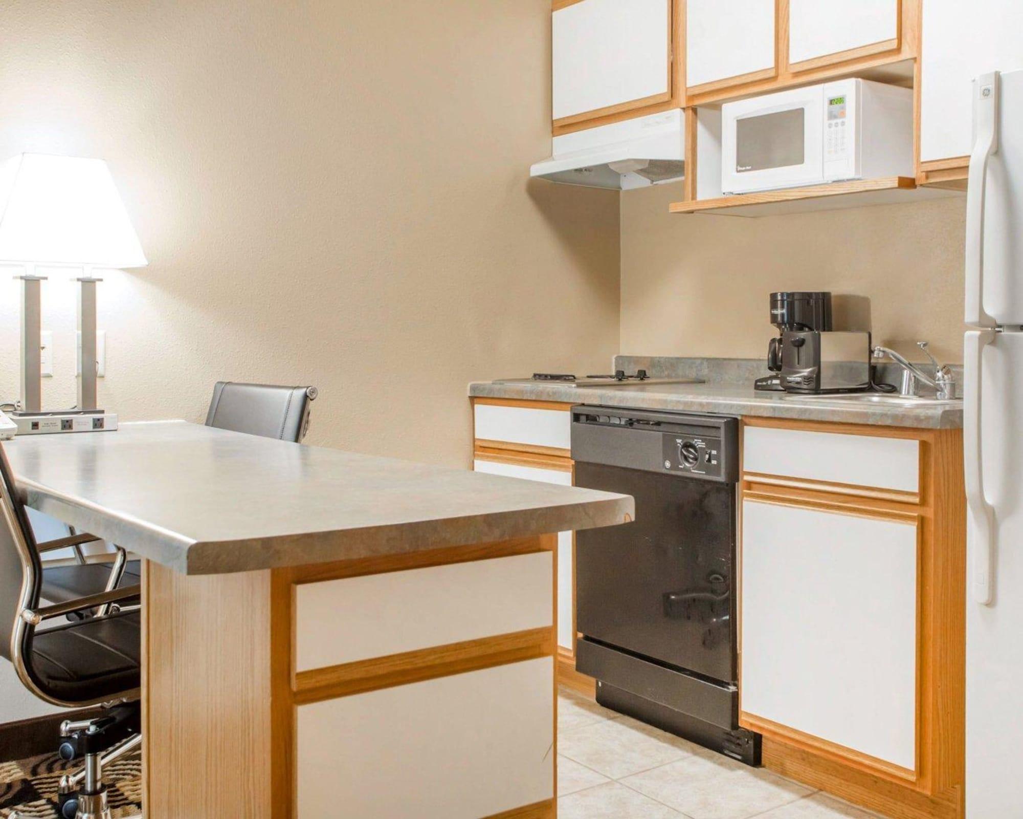 Hawthorn Extended Stay By Wyndham Milwaukee Airport Oak Creek Exterior photo