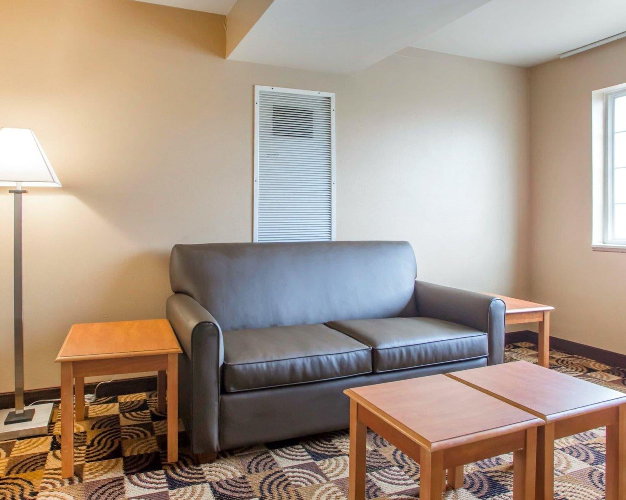 Hawthorn Extended Stay By Wyndham Milwaukee Airport Oak Creek Exterior photo