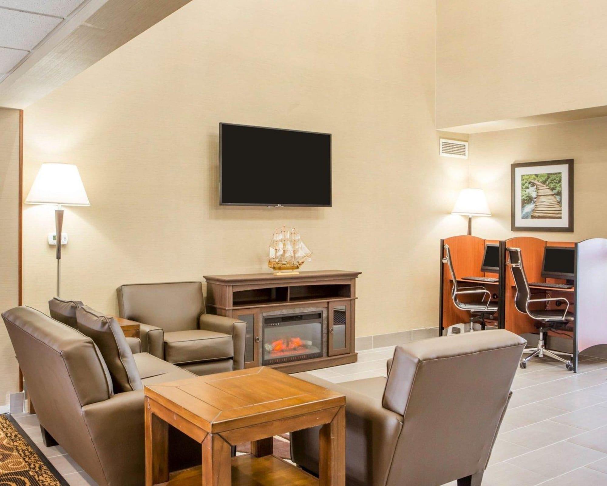 Hawthorn Extended Stay By Wyndham Milwaukee Airport Oak Creek Exterior photo