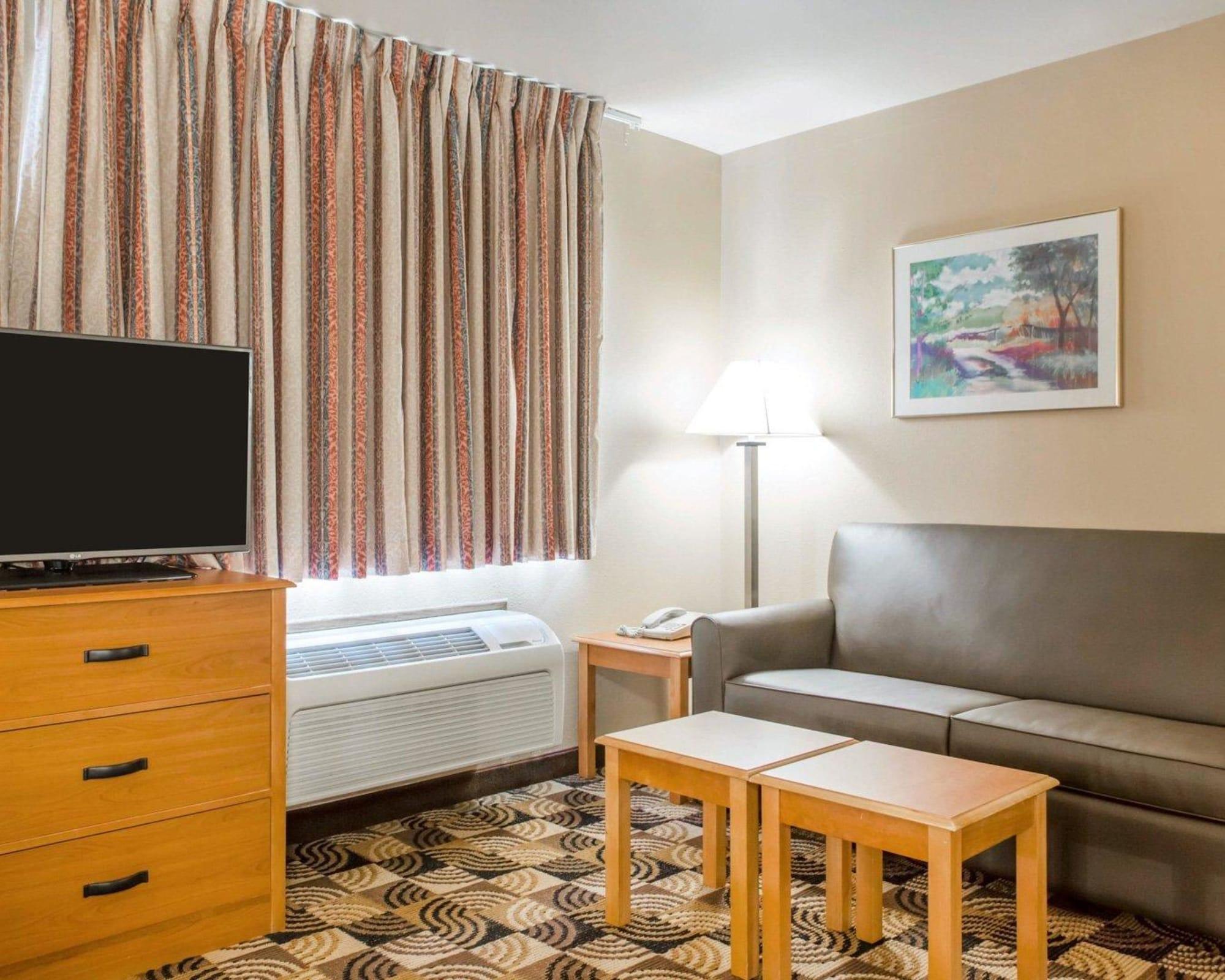 Hawthorn Extended Stay By Wyndham Milwaukee Airport Oak Creek Exterior photo