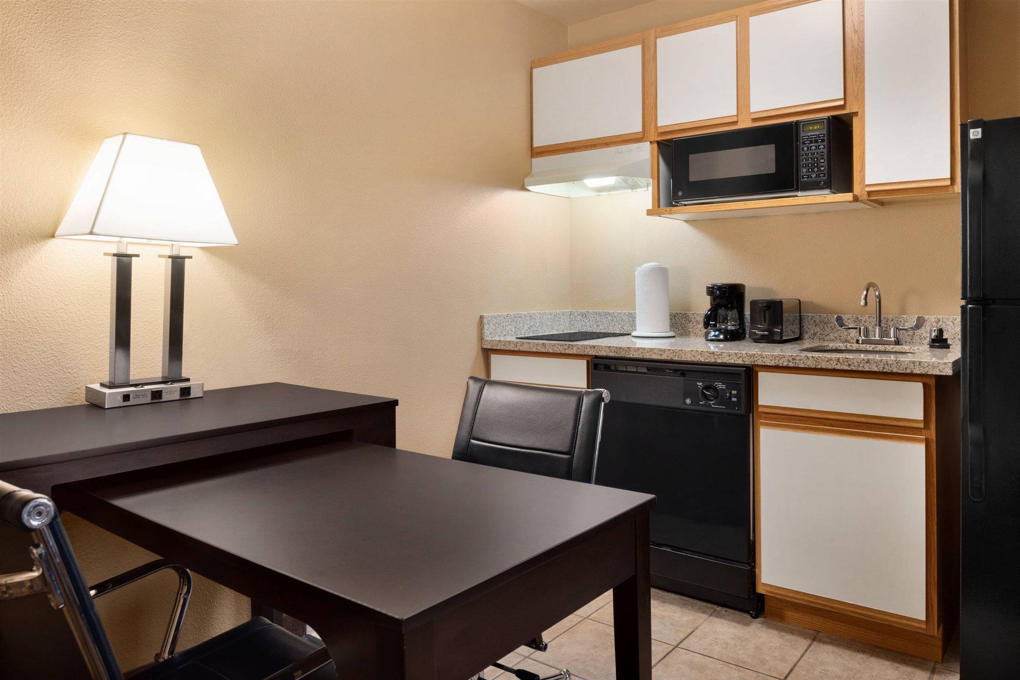Hawthorn Extended Stay By Wyndham Milwaukee Airport Oak Creek Exterior photo