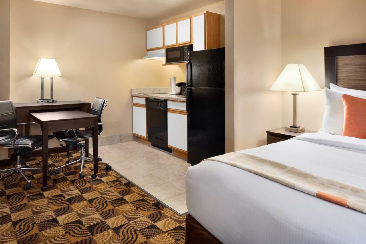 Hawthorn Extended Stay By Wyndham Milwaukee Airport Oak Creek Exterior photo